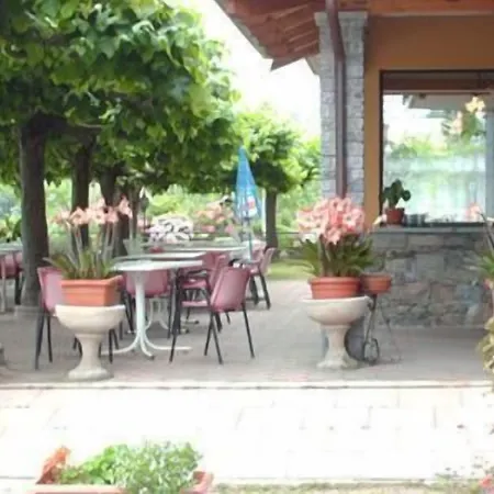 La Capannina Hotel Massino Visconti